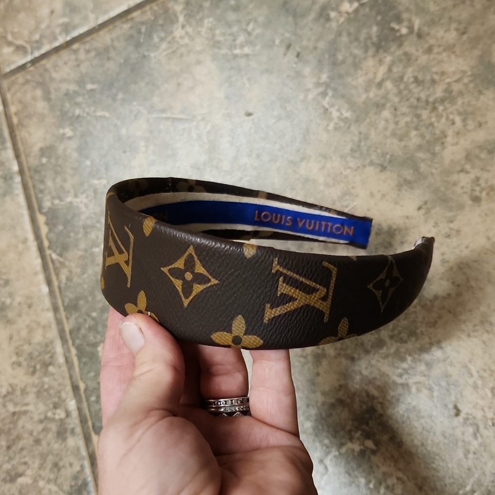 1.6" Louis Vuitton headband